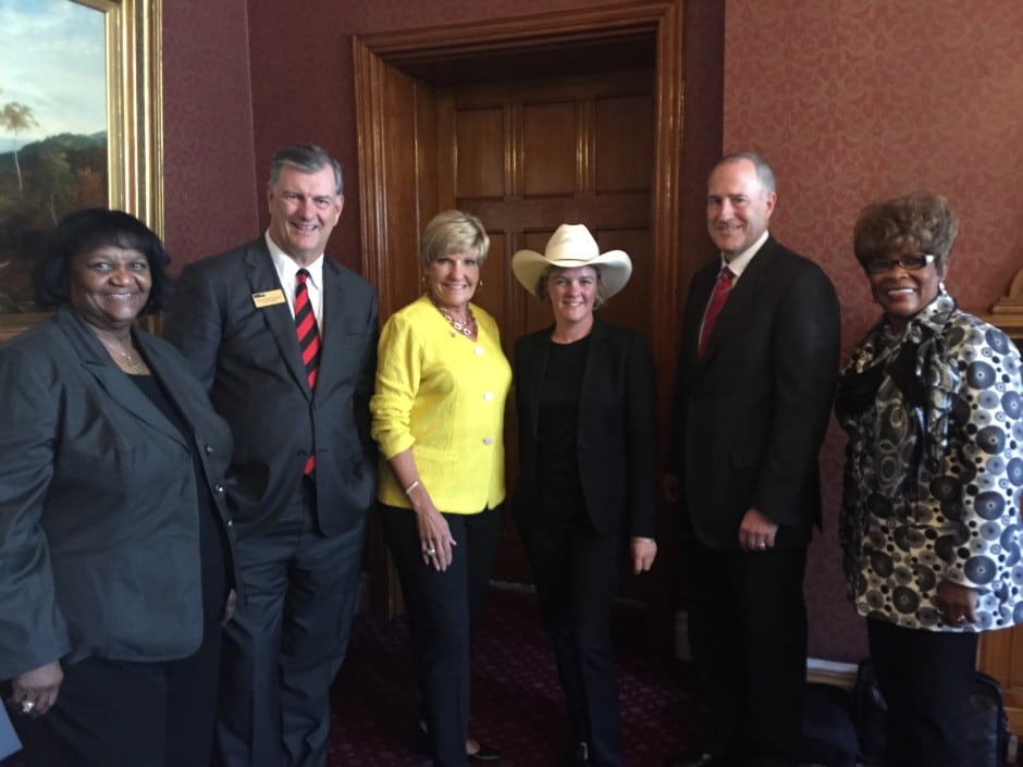 Lillie-Biggins-Mayor-Rawlings-mayor-price-Sean-Donohue-and-Bernice-Washington-with-Jessica-Bowles-head-of-policy-partnerships-and-research-Manchester-city-council-940x705