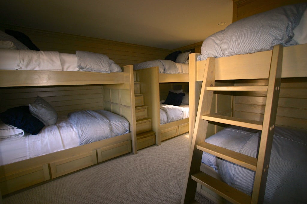 LongCoveCottage-Beds-1024x682