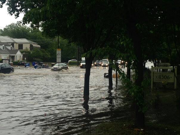 Lovers-and-Inwood-Rd-flooded