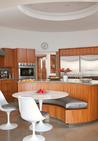 Mary-Anne-Smiley-breakfast-area