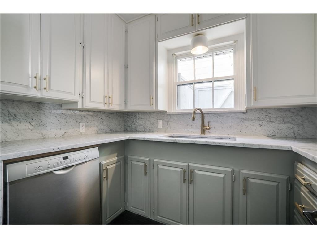 Mercedes-kitchen2-1024x768