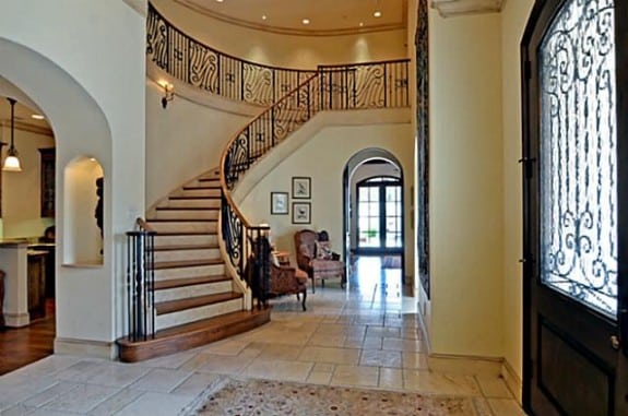 Mike-Modanos-Kelsey-Square-house-ext-575x381