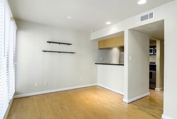 Newton-dining-575x387