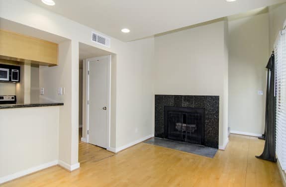 Newton-living-575x376