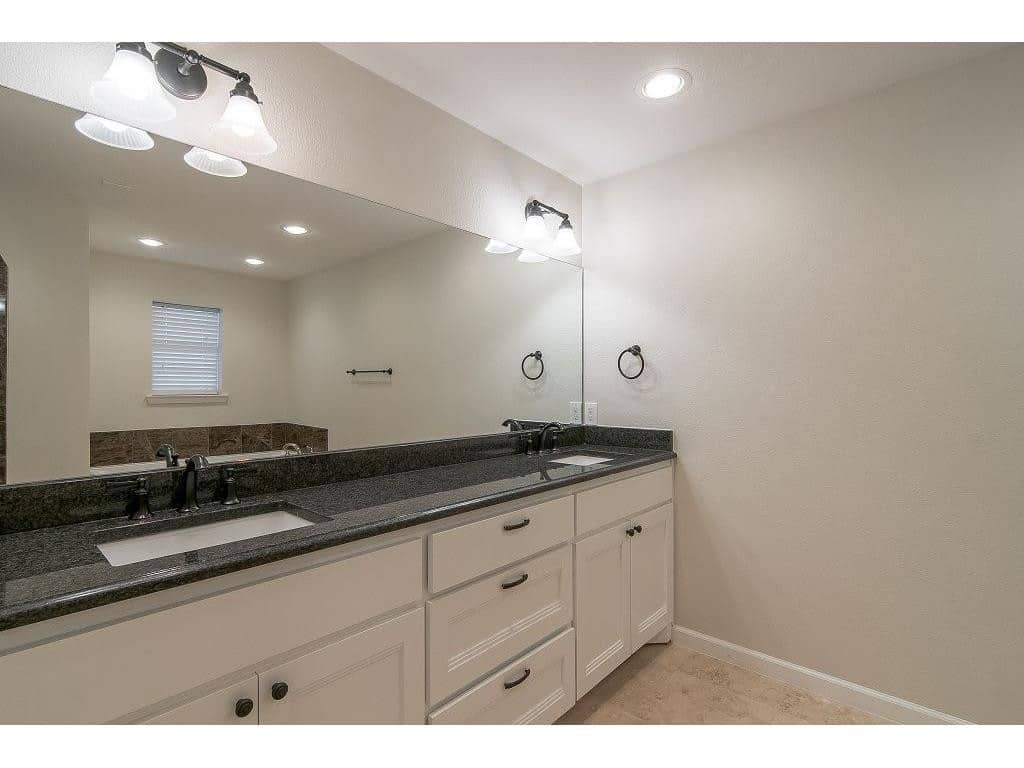 Northview-24-master-vanity-1024x768