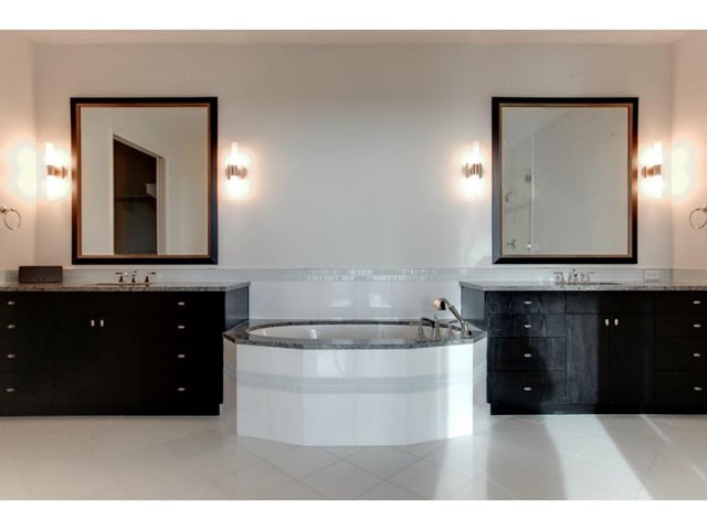 Omni-FW-Penthouse-Master-Bath