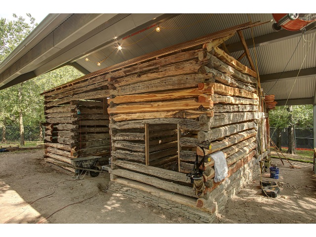 Photo-6-Sharrock-barn-after-restoration-south-facade