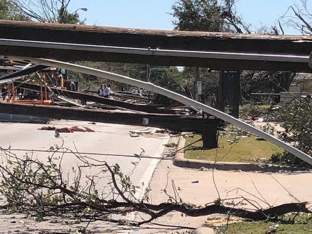 Preston-Royal-Shopping-Center-Bent-Signal-Pole