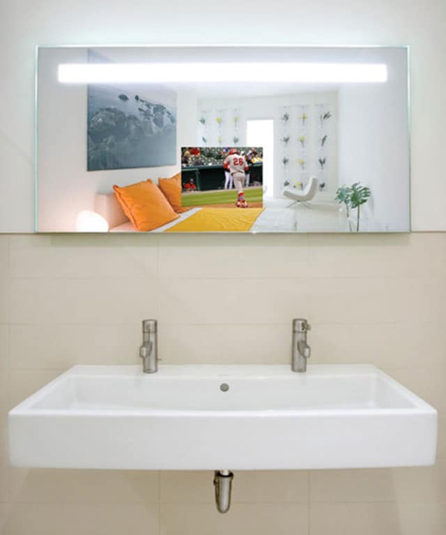 Quantum-Lighted-Mirror-TV-in-The-Hollywood-450x540