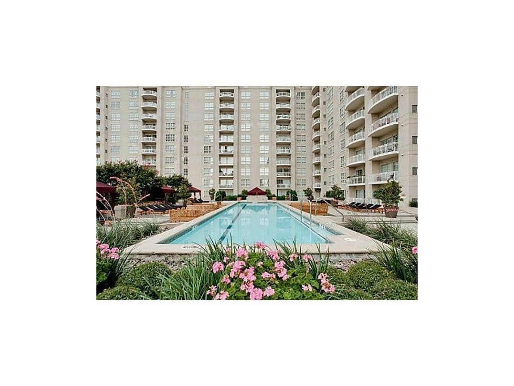 Renaissance-pool-1024x768