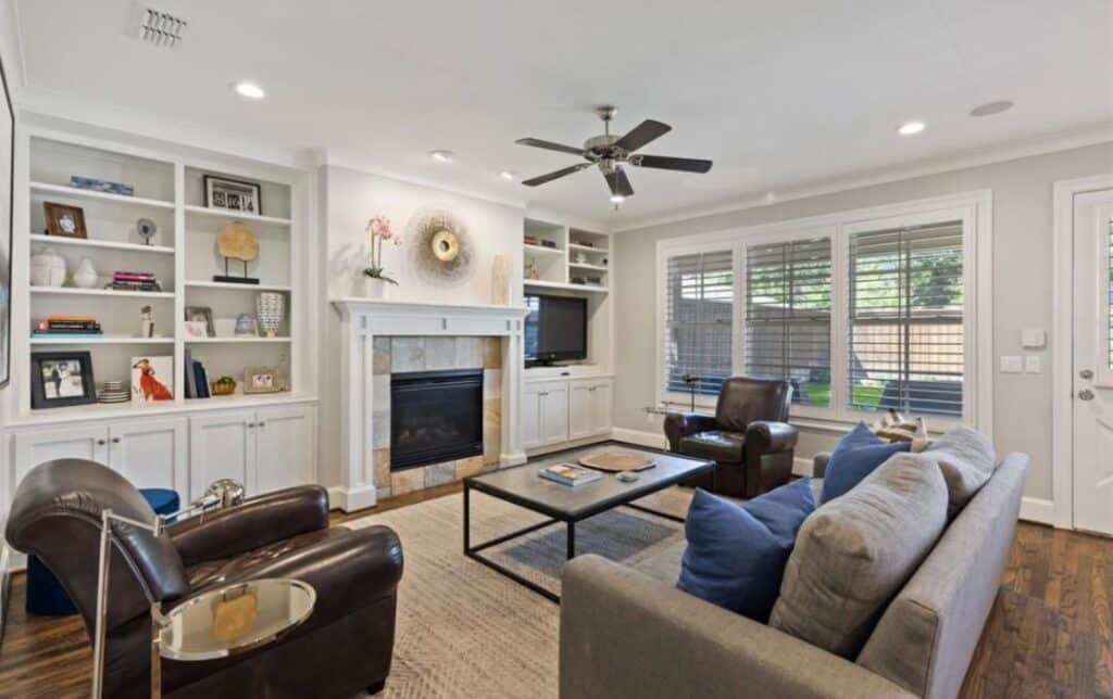 9851-Kingsway-Ave