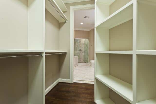 Ritz-lease-904-closet