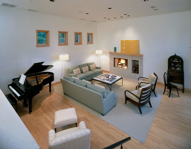 Robert-Raymond-House-Stair