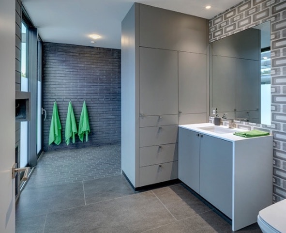 6010-Royal-Crest-Dr.-4