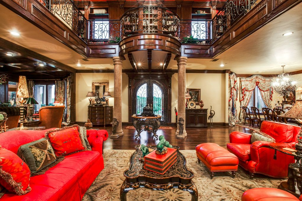 SOUTHLAKE-1900-Shady-Oaks-Entry