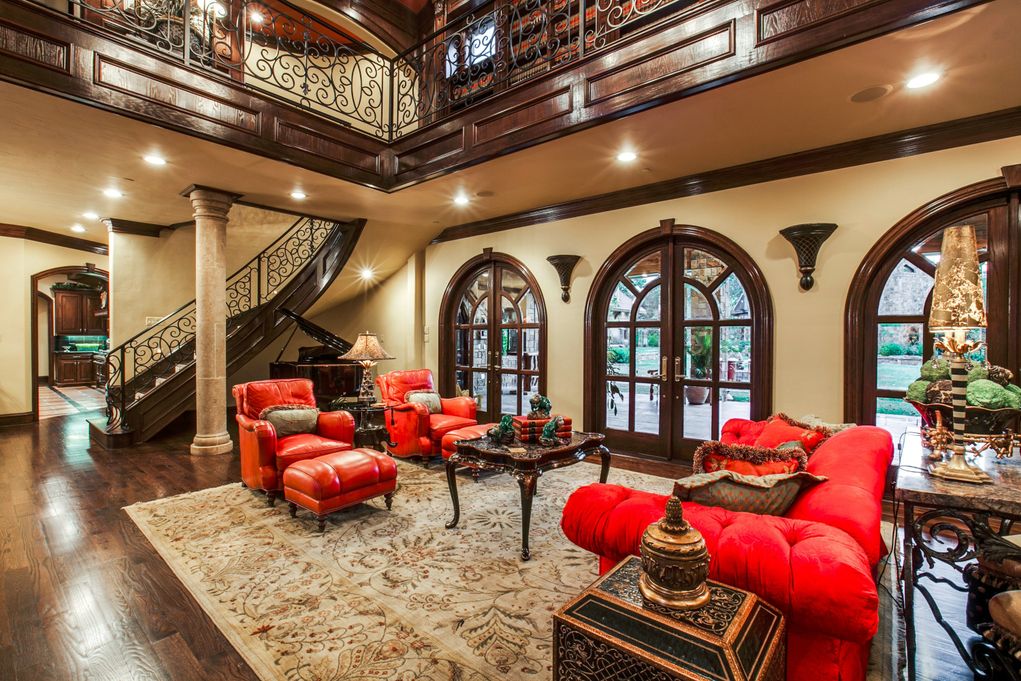 SOUTHLAKE-1900-Shady-Oaks-Living