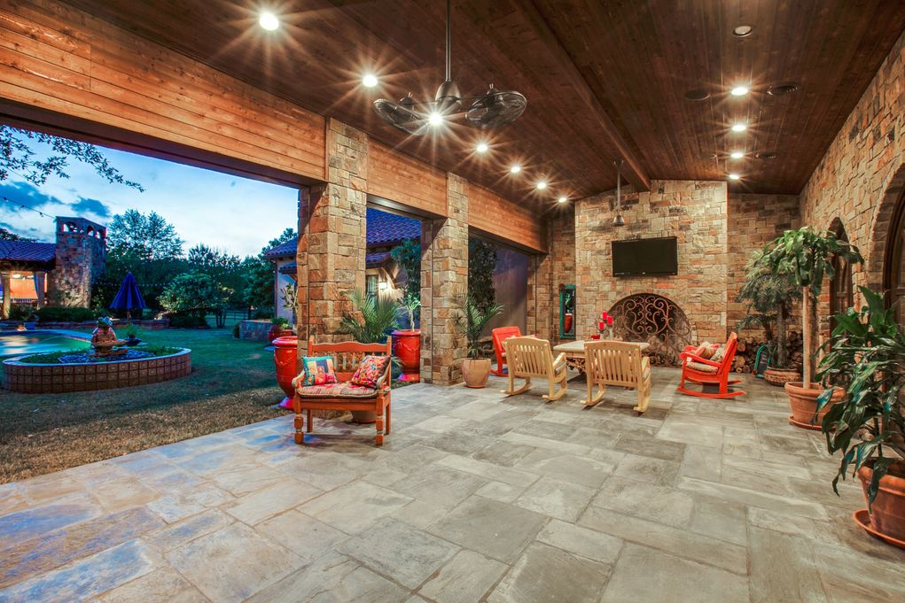 SOUTHLAKE-1900-Shady-Oaks-Pavilion