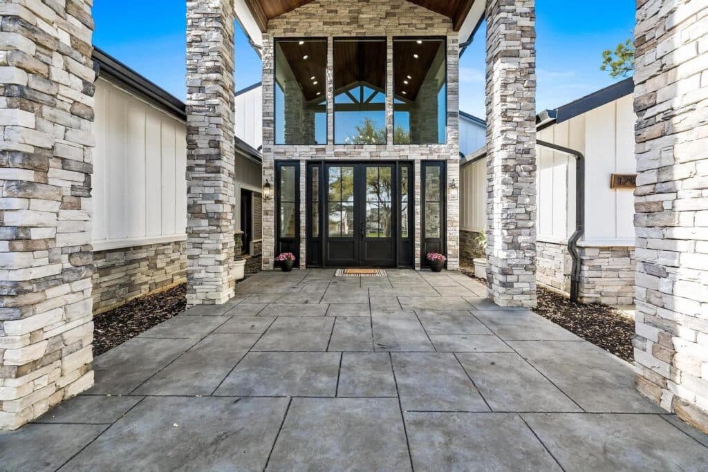 Saint-John-Rd-ext-1024x575