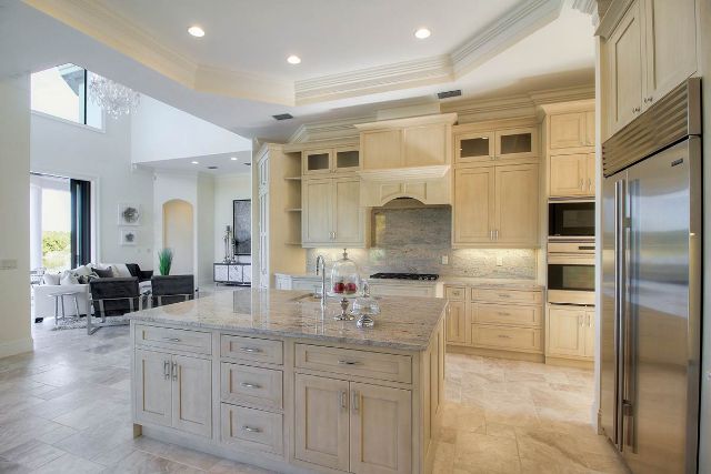 Heritage-Auctions-Sarasota
