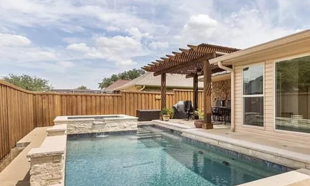 1533-Faringdon-Dr.-1