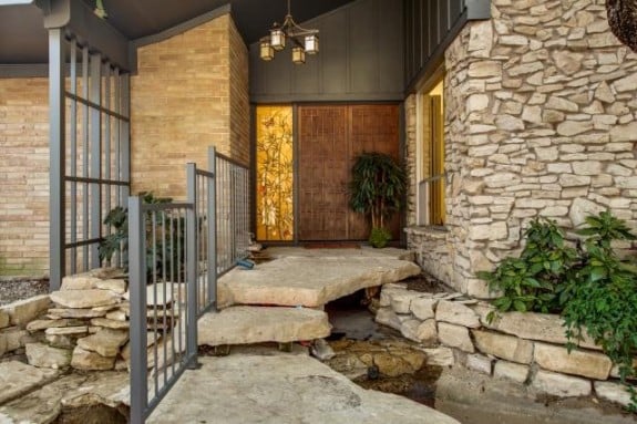 Snavely-Front-Entrance-575x383