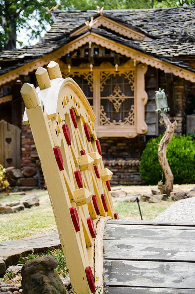 Swan-House-Bridge-Detail