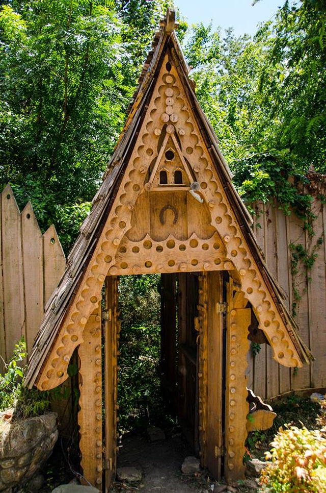Swan-House-Playhouse