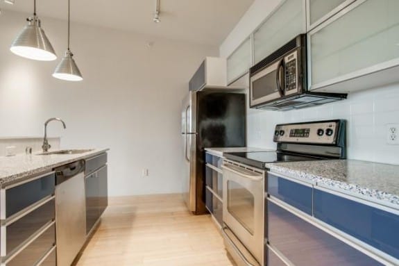 The-Beat-Unit-406-Kitchen-575x383