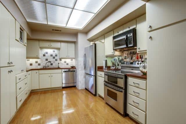 The-Bonadventure-kitchen-2