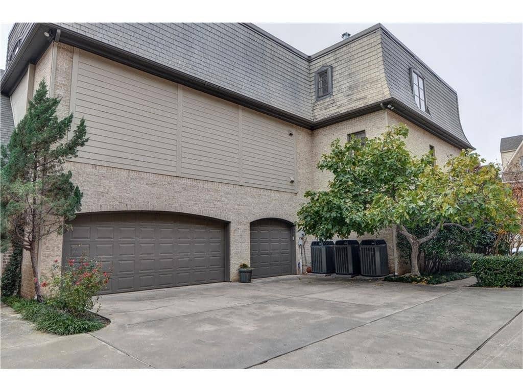 Thomas-Street-3-car-garage-1024x768