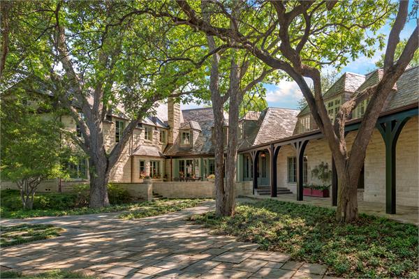 Trevino-Country-estate-ext-2