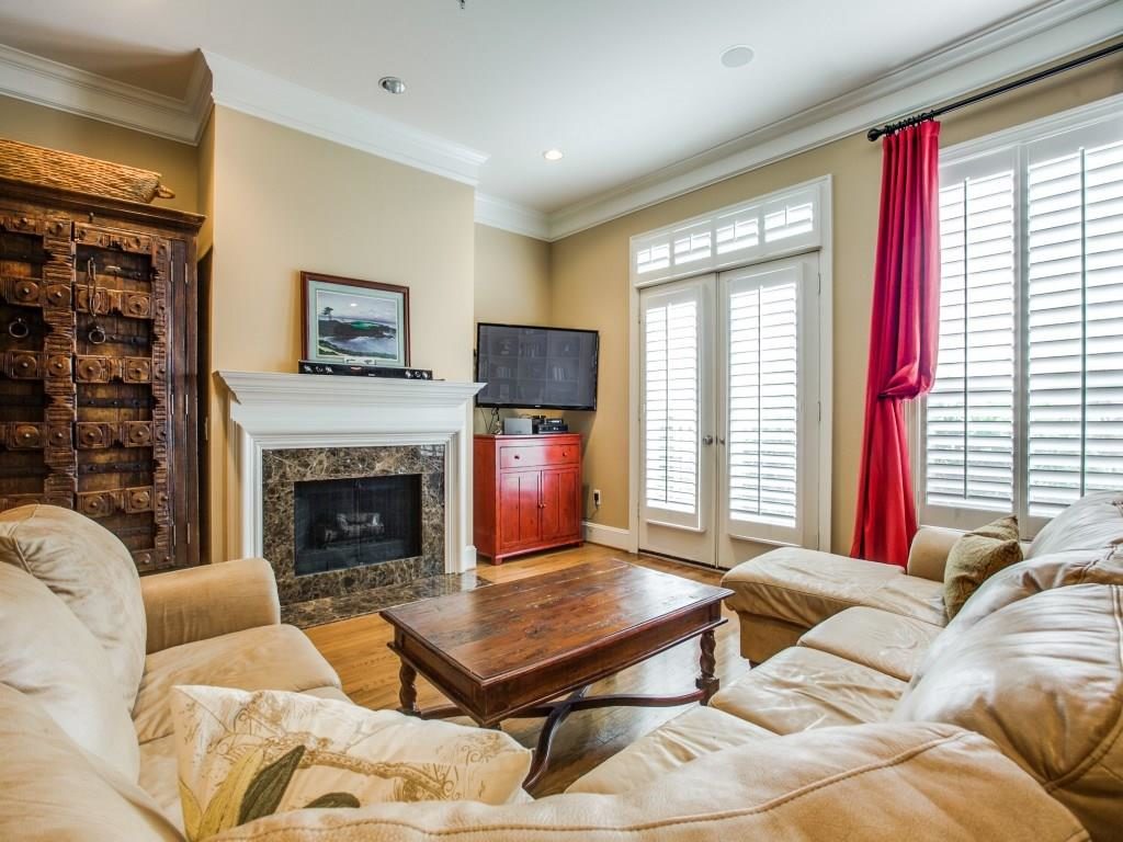 Uptown-2885-Woodside-102-Living-3-1024x768