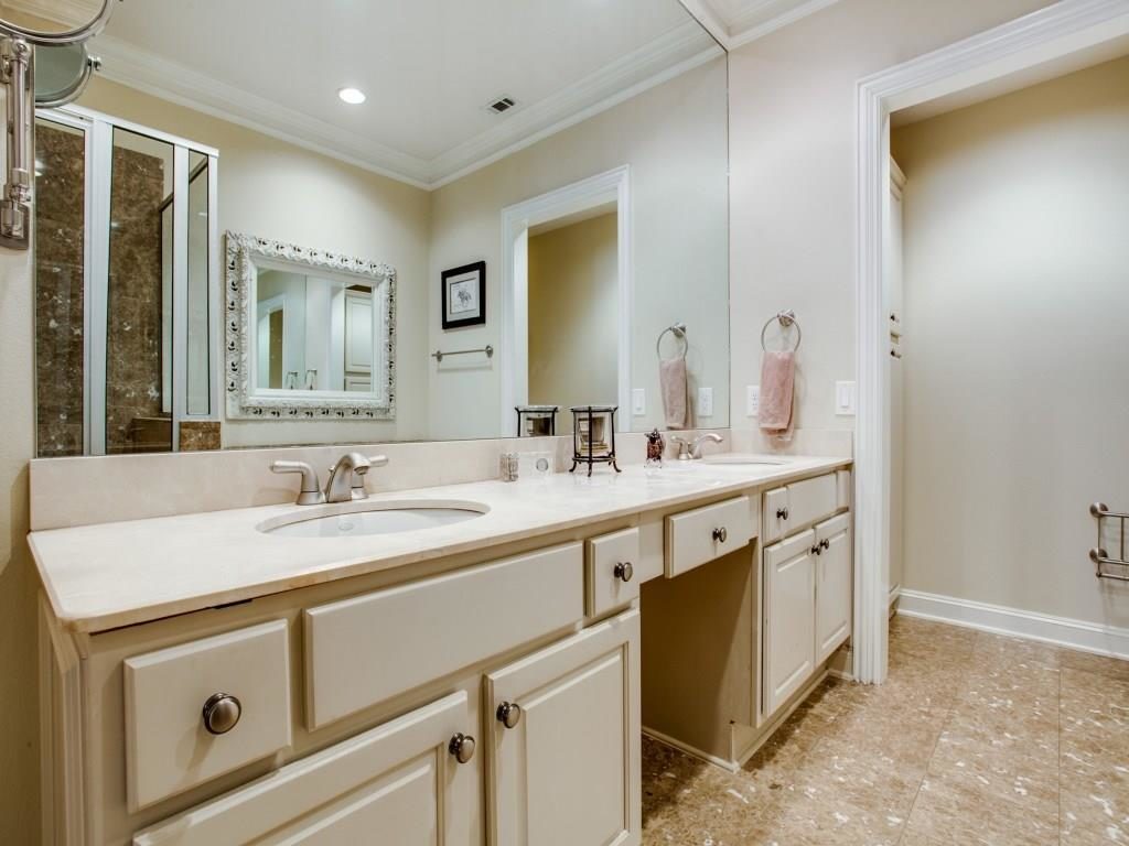 Uptown-2885-Woodside-102-Master-bath-1024x768