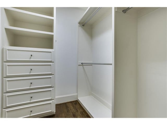 Vendome-12-E-Closet