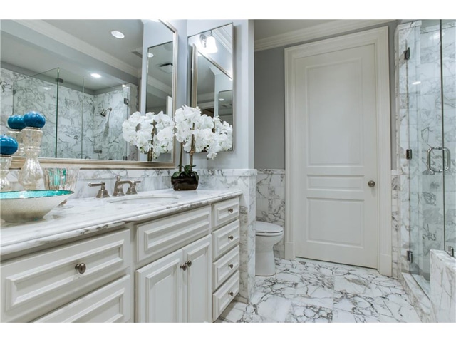 Vendome-12-E-Master-Bath-2
