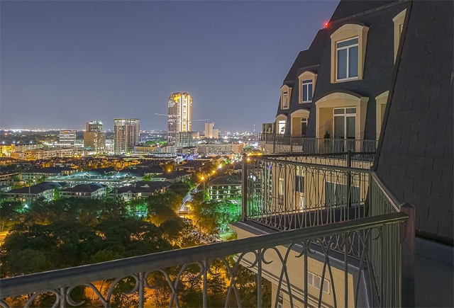 Vendome-Widows-Walk-Small