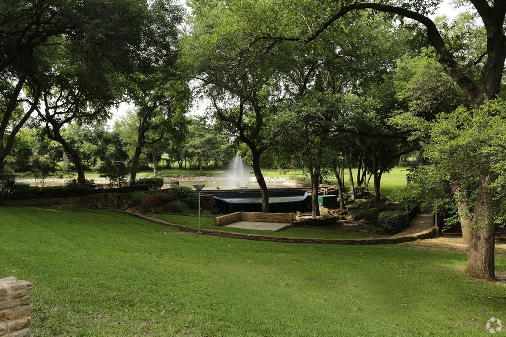 The-View-At-Kessler-Park-Model-dining-room-Edited