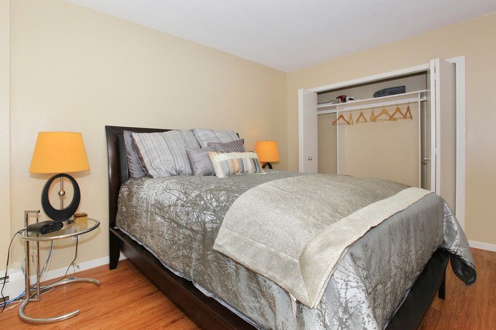 The-View-At-Kessler-Park-Model-dining-room-Edited