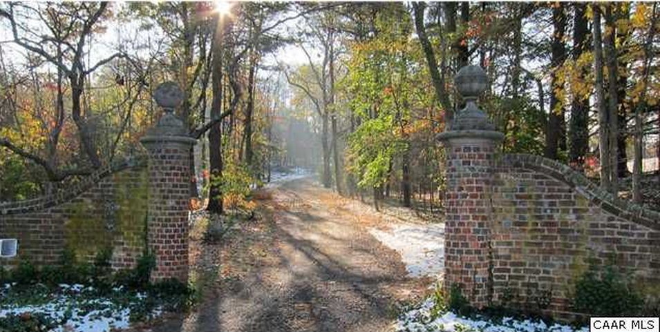 Waverley-Hill-gates