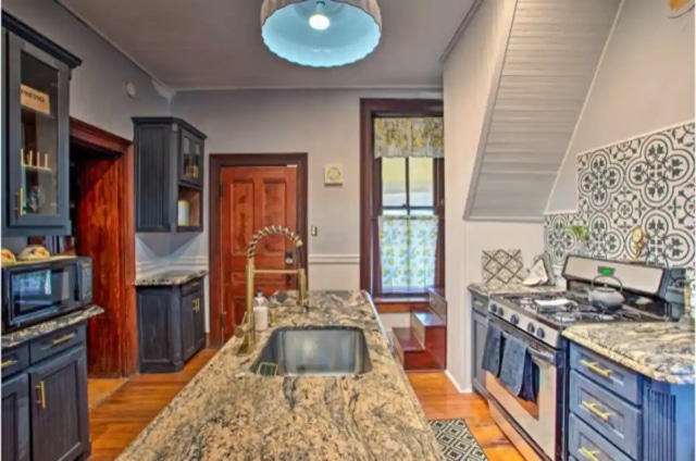 Waxahachie-kitchen-5
