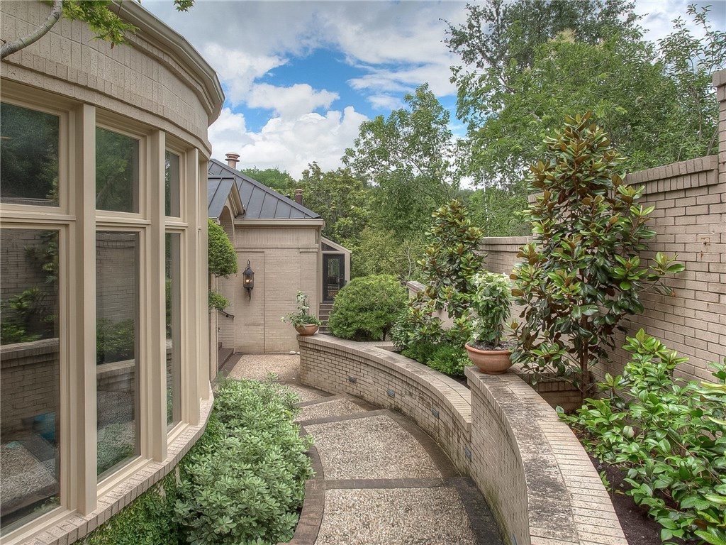 Westover-Square-windows-1024x768