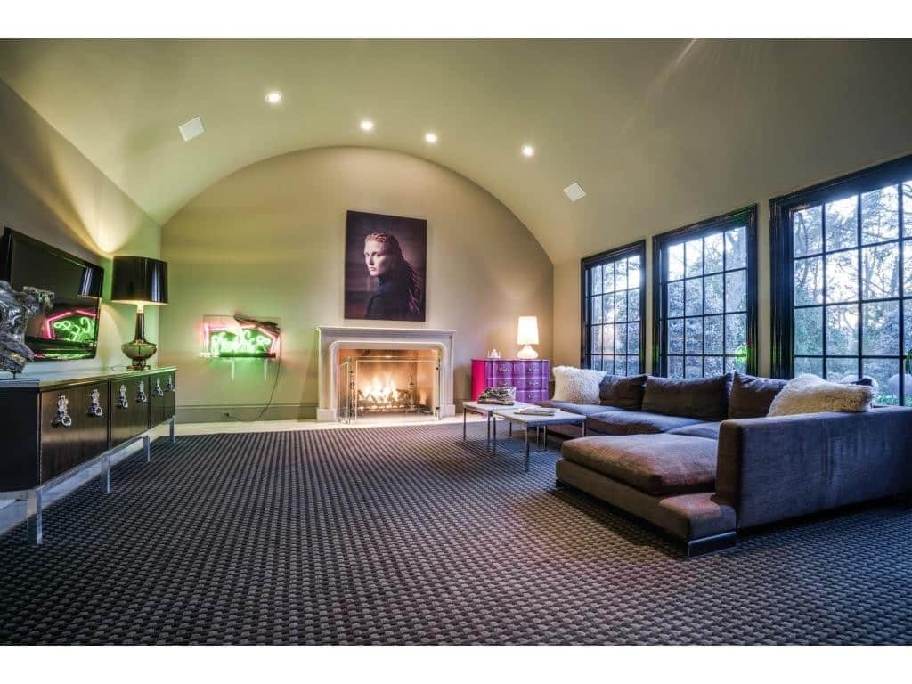 Woodland-Dr.-Lounge-1024x768