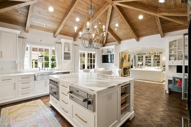 bda2b2c646f7747ad9aa9a5e22956144l-m2029368790od-w1024_h768