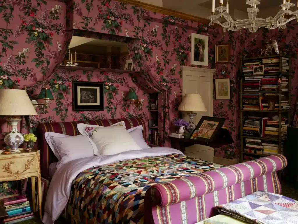 living-header-1024x682