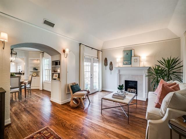 cb7b1159f66cd2a57b41e1ffb59f17d2l-m2442917622xd-w1020_h770_q80