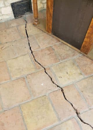 home-inspection-home-inspector-magnifying-glass