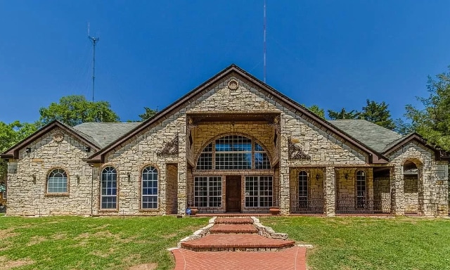 2449-Mountain-View-Court-Cedar-Hill-Texas-75104-Single-Family-Homes-for-Sale-3-13-2021-1-18-34-PM
