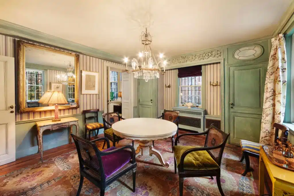 living-header-1024x682