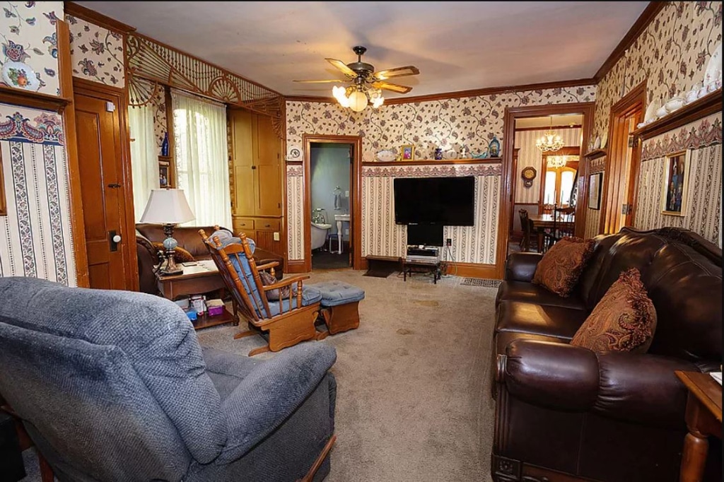 doll-house-photo