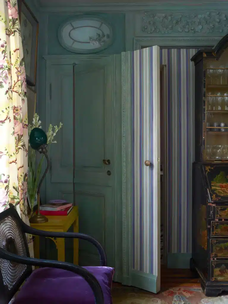 living-header-1024x682